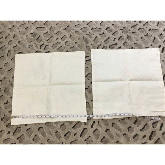 Beautiful Red Cardinal Pillow Covers Birds Winter Throw Set Of 2, 19”x19” New - Picture 3 of 3